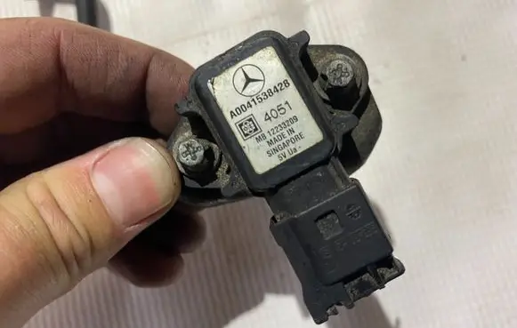 Mercedes-Benz A W169 Air pressure sensor a0041538428 0041538428