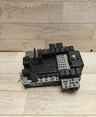 Volvo XC90 Fuse module 9162438