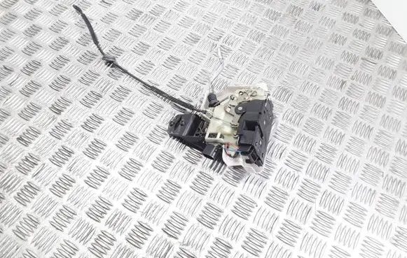 Skoda Superb B5 (3U) Front door lock 3B0837868