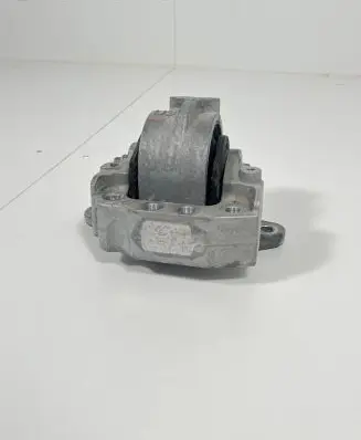 Toyota RAV 4 (XA50) Gearbox mount