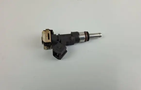 Maserati GranTurismo Fuel injector 0280158124 08120611