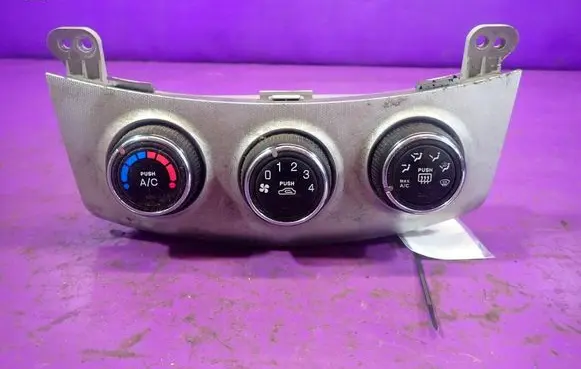 Hyundai Elantra Climate control unit