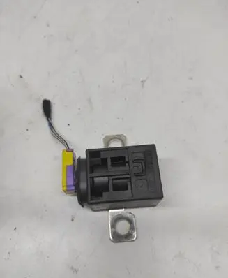 Audi A4 Allroad B8 Battery relay fuse 4F0915519
