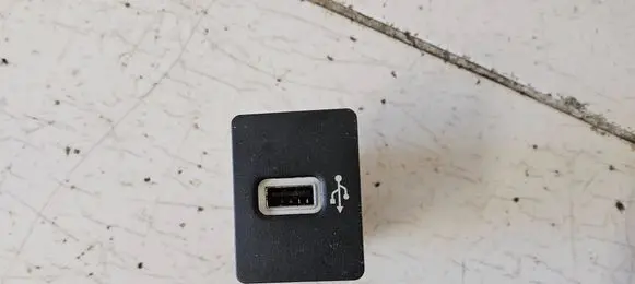 Ford Focus USB socket connector HS7T14F014AC BA1WF 16717500058