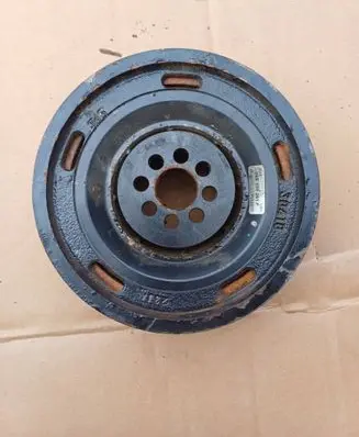 Audi Q7 4M Crankshaft pulley 06E105251F