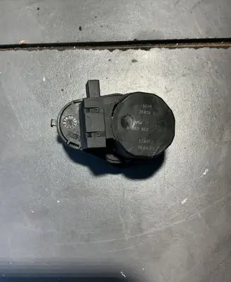 BMW 3 E46 Air flap motor/actuator 35426 ECB553 6902852