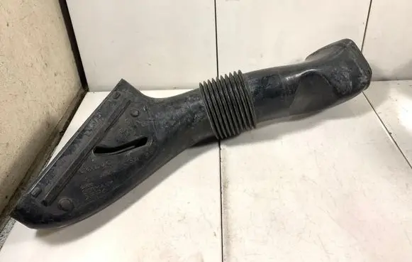 Volvo XC70 Air intake duct part 8638624