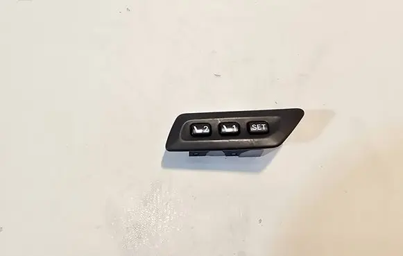 Toyota Avensis T270 Seat memory switch 8492705010