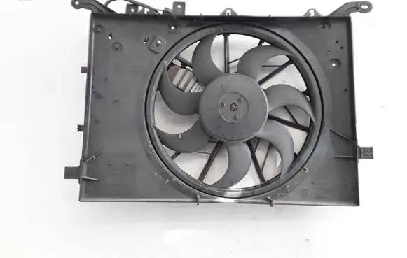 Volvo XC70 Radiator cooling fan shroud