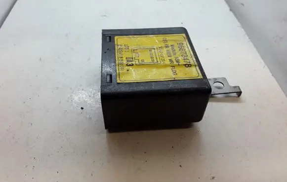 Chevrolet Captiva Wing mirror control module 96673478