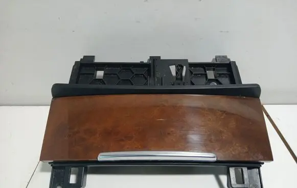 Audi Q7 4L Ashtray (front) 4L0857951