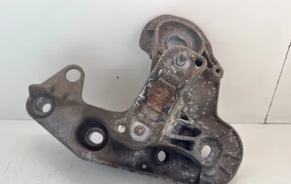 Audi A6 S6 C6 4F Engine mounting bracket 4F0199351AG