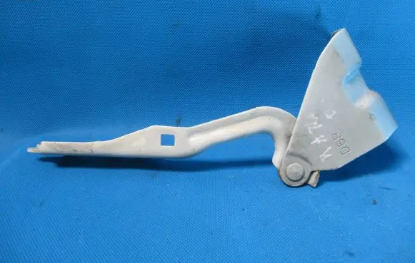 Mazda 2 Engine bonnet/hood hinges