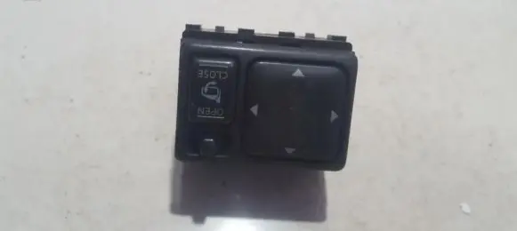 Nissan X-Trail T30 Wing mirror switch