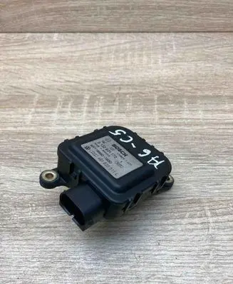 Audi A6 S6 C5 4B Air flap motor/actuator 4B1820511L 0132801170