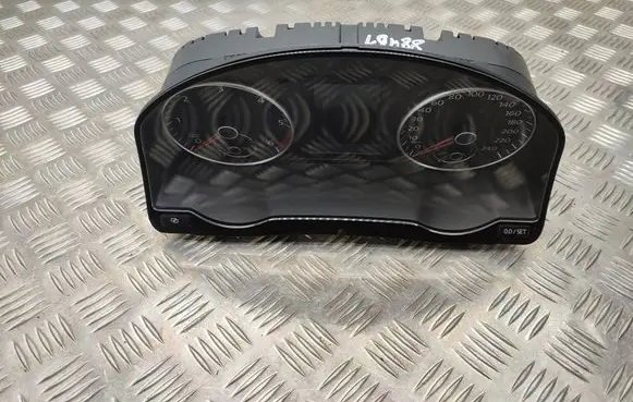 Volkswagen Golf Plus Speedometer (instrument cluster) 5M0920870C