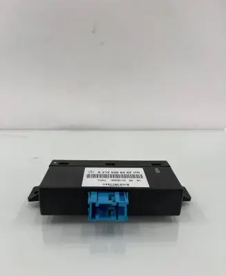 Mercedes-Benz E W212 Air suspension control unit module (rear) A2125406462 00406119 093493302713