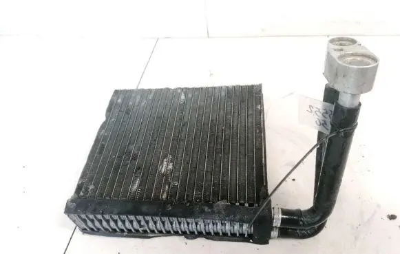 A/C cooling radiator (condenser)