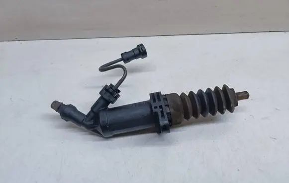 BMW 3 F30 F35 F31 Clutch master cylinder 6795711 21526795711