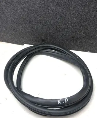 KIA Sorento Front door rubber seal 