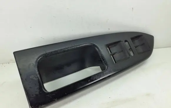 Volkswagen Touran I Front door window switch trim 1T1867371F