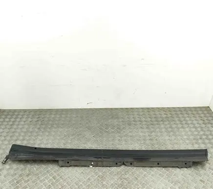 Toyota bZ4X Sill 7585042040