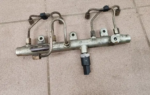 Citroen C5 Fuel main line pipe 0445214019