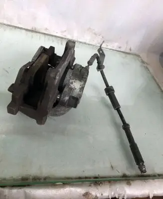 Front brake caliper