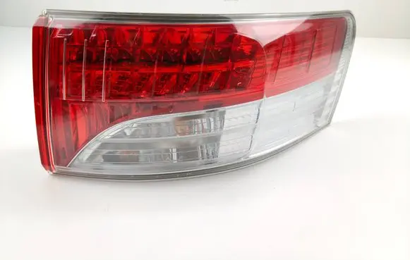 Toyota Avensis T270 Rear/tail lights 