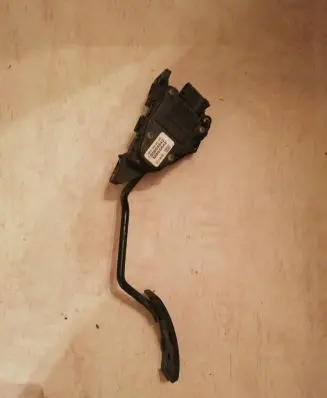 Volvo V40 Accelerator throttle pedal 6PV00830100
