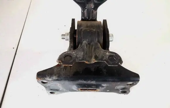 Engine mount bracket