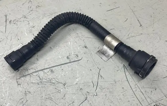 Opel Insignia A Engine coolant pipe/hose 55566095