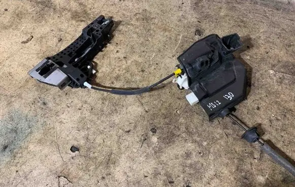 Audi A8 S8 D4 4H Front door lock