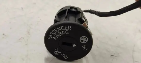 BMW 1 F40 Passenger airbag on/off switch 9483731