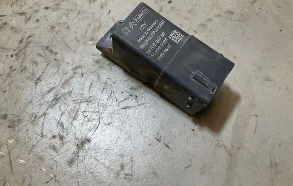 Glow plug pre-heat relay