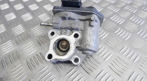 Toyota Auris 150 EGR valve 2580033011