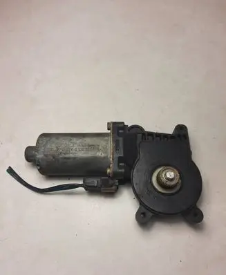 Mercedes-Benz E W210 Front door window regulator motor 0130821672