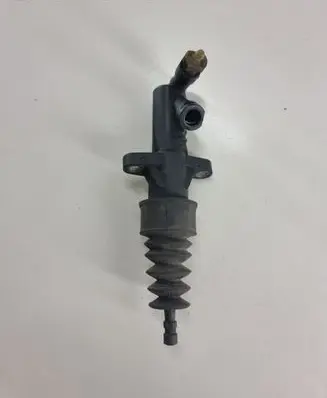 Clutch slave cylinder