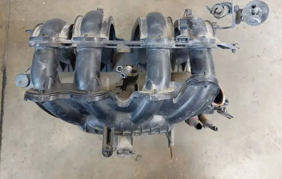 Ford Fiesta Intake manifold 8a6g9424a