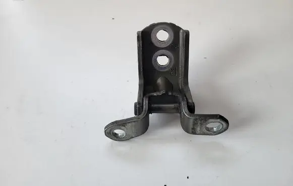 Nissan Pulsar Front door upper hinge