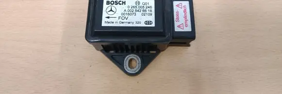 Mercedes-Benz E W211 ESP acceleration yaw rate sensor A0025426618 0265005246