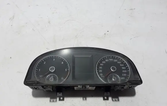 Volkswagen Caddy Speedometer (instrument cluster) 2K0920865
