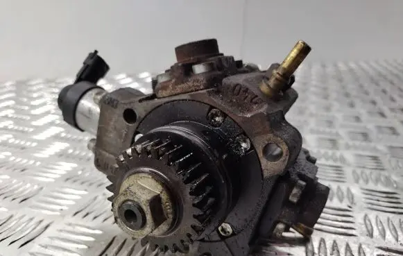 Nissan Qashqai Fuel injection high pressure pump 8200690744 01002851477 0445010170
