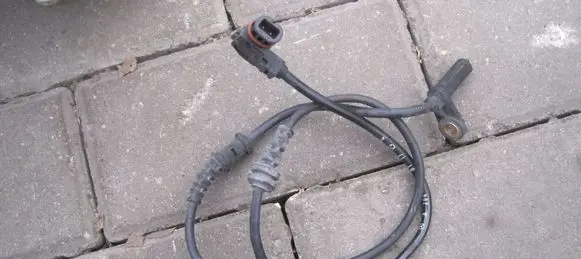 Mercedes-Benz C W204 ABS brake wheel speed sensor 2045400117