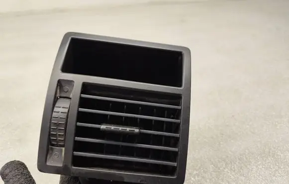 Volkswagen Transporter - Caravelle T5 Dashboard side air vent grill/cover trim 7H1819203C