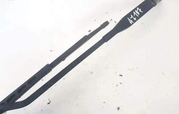 Audi A4 S4 B5 8D Front wiper blade arm 8d1955407A