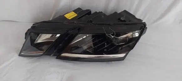 Skoda Octavia Mk3 (5E) Headlight/headlamp 5E1941015F