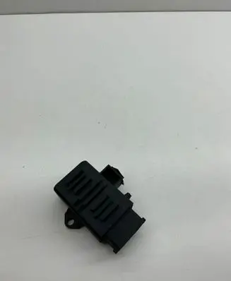 Volkswagen PASSAT B6 Seat heating relay 1Z0959772B