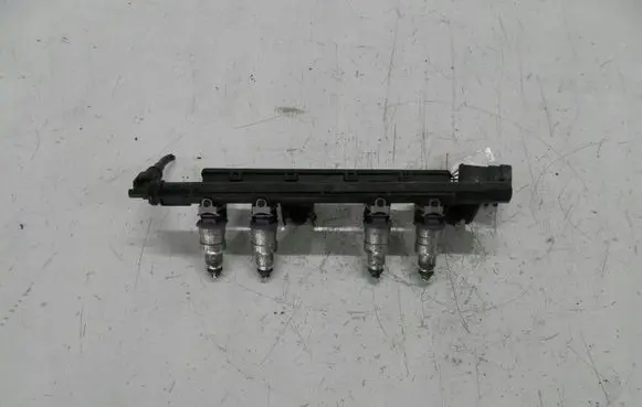 Renault Clio II Fuel main line pipe 