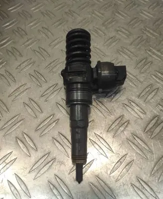 Audi A4 S4 B7 8E 8H Fuel injector 038130073BP